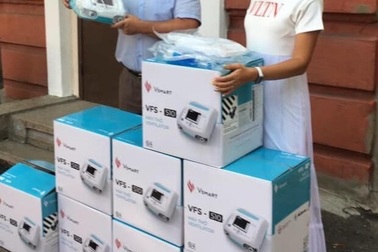 Ukraina đồng loạt trang bị máy thở của Vingroup cho các bệnh viện và xe cứu thương