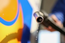 Giá xăng "nóng hầm hập", Chính phủ thông qua mức giảm thuế