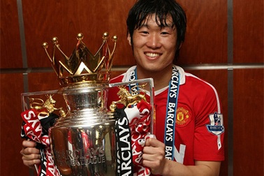 Park Ji Sung giải nghệ ở tuổi 33