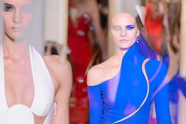 Những mẫu váy đẹp nhất tại tuần lễ thời trang cao cấp Paris