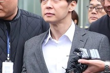 “Hoàng tử gác mái” Park Yoochun chính thức bị bắt vì tội sử dụng ma túy