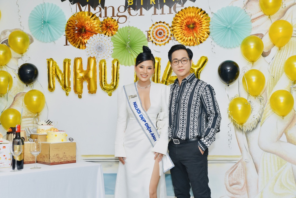 Diễn viên Như Mây mặc gợi cảm đón tuổi mới - 2 Diễn viên Như Mây mặc gợi cảm đón tuổi mới - 2