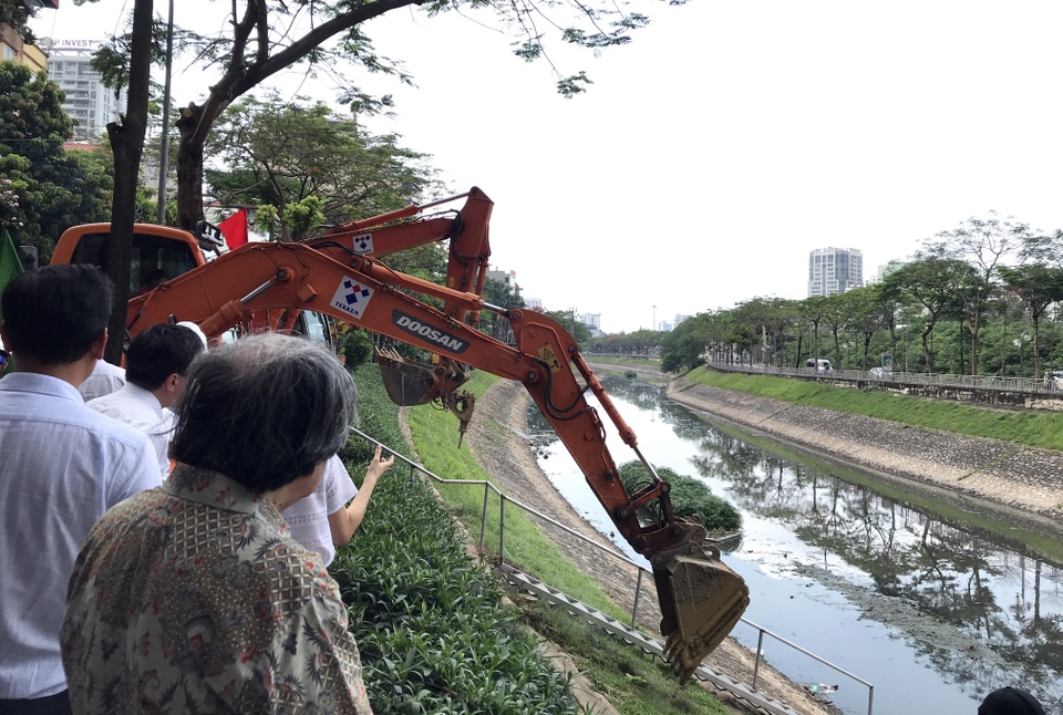 Hà Nội khoan cống ngầm dẫn nước thải dài 11km hồi sinh sông Tô Lịch - 1 Hà Nội khoan cống ngầm dẫn nước thải dài 11km hồi sinh sông Tô Lịch - 1
