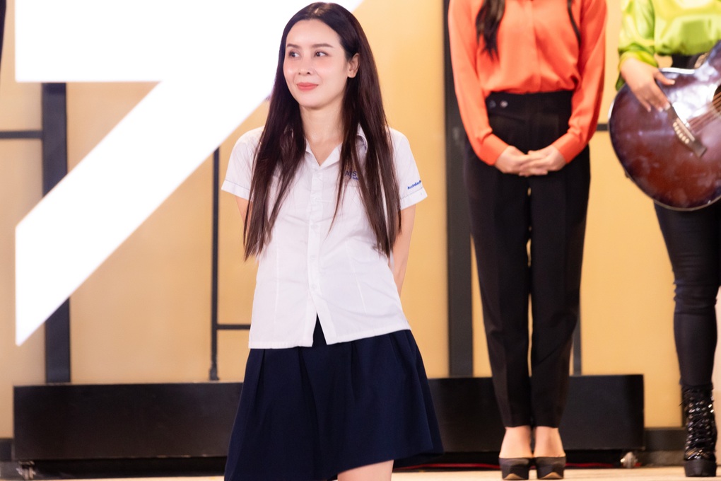 Đạp gió bản Việt: Lưu Hương Giang tiết lộ không hòa hợp với con gái - 2 Đạp gió bản Việt: Lưu Hương Giang tiết lộ không hòa hợp với con gái - 2