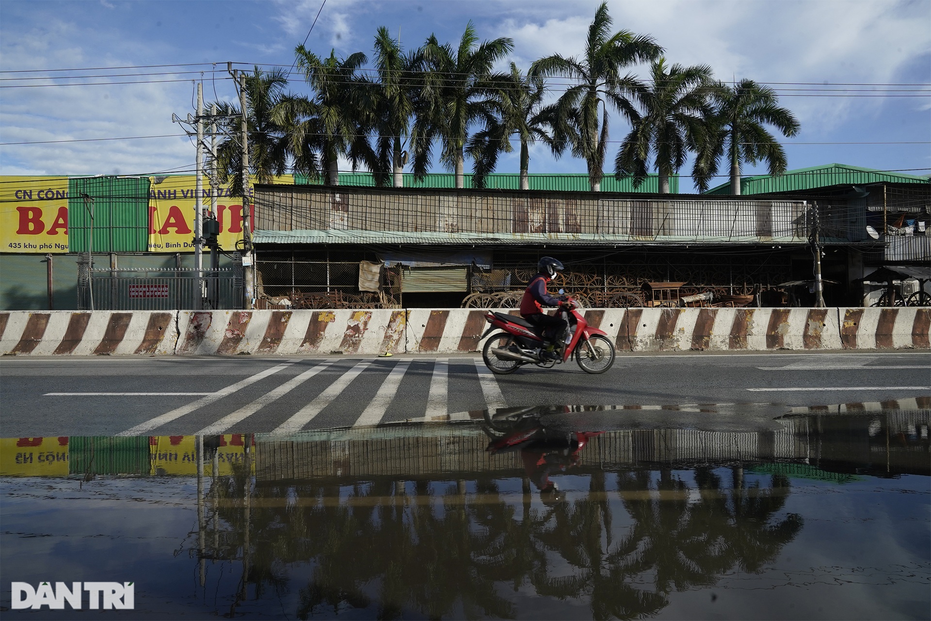 Cảnh vắng vẻ, nhà nhà cửa đóng then cài phòng dịch ở Bình Dương - 6 Cảnh vắng vẻ, nhà nhà cửa đóng then cài phòng dịch ở Bình Dương - 6