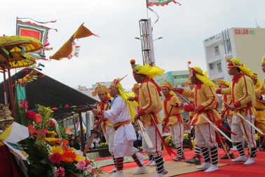 Đà Nẵng tưng bừng khai hội cầu ngư