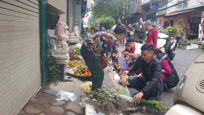 Hà Nội: Giá thịt lợn, thịt gà tăng kỷ lục, người dân chen nhau mua 30 Tết - Ảnh 1. Hà Nội: Giá thịt lợn, thịt gà tăng kỷ lục, người dân chen nhau mua 30 Tết - Ảnh 1.