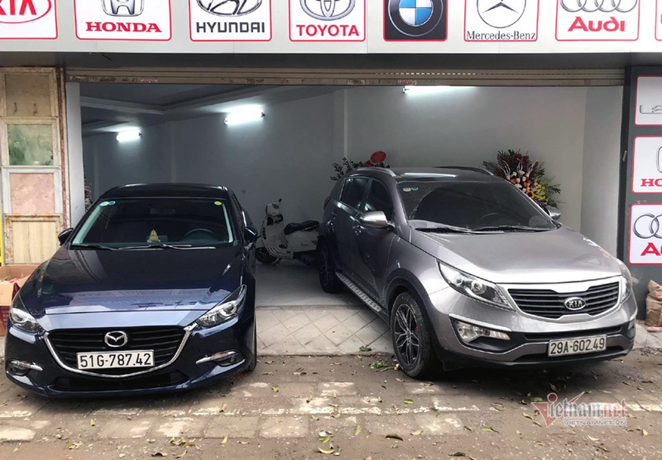 Những ngày buồn hiu, ô tô cũ bán lỗ trăm triệu vẫn ế khách - 1 Những ngày buồn hiu, ô tô cũ bán lỗ trăm triệu vẫn ế khách - 1