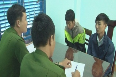 Bắt giam hai học sinh đánh bạn học vỡ lún xương sọ