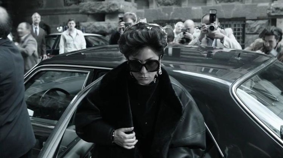 Lady Gaga lộng lẫy và chân thực khi vào vai quý bà Gucci nổi tiếng - 4 Lady Gaga lộng lẫy và chân thực khi vào vai quý bà Gucci nổi tiếng - 4