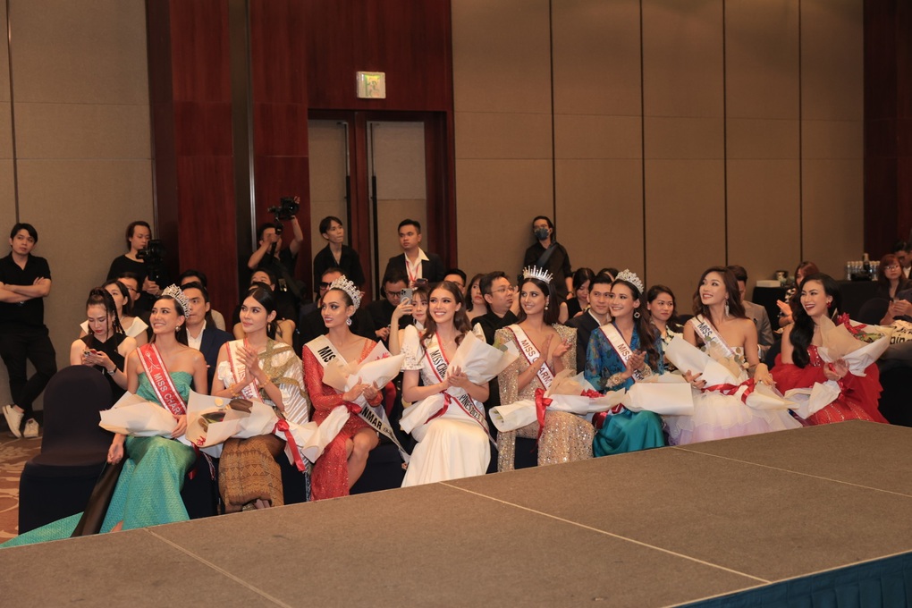 MC Quỳnh Nga Chuyển động 24h từ bỏ quyền đại diện thi Miss Charm - 3 MC Quỳnh Nga Chuyển động 24h từ bỏ quyền đại diện thi Miss Charm - 3