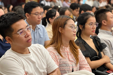 Chọn "đói mà thanh cao", nhân sự bị hiệu trưởng chấm... âm 2 điểm