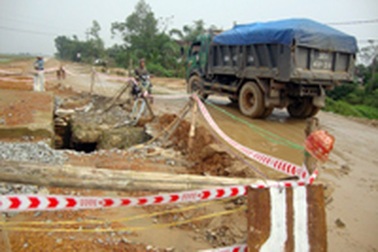 Bộ GTVT chỉ đạo vá các “điểm chết” trên Quốc lộ 8A