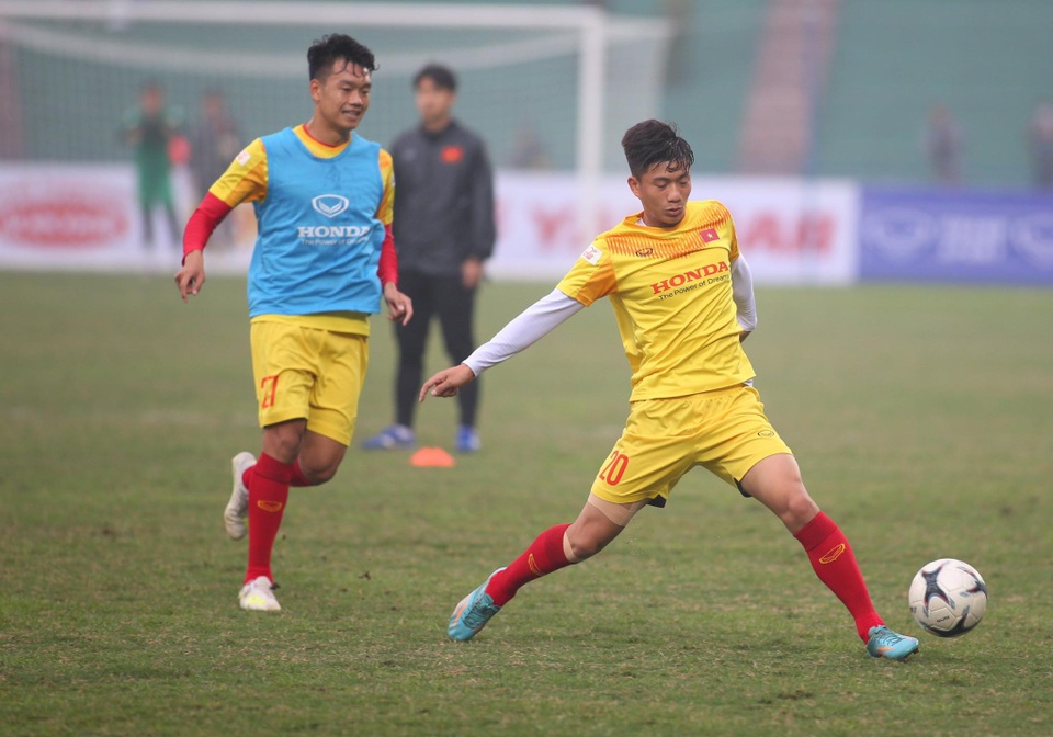 Đội tuyển Việt Nam 2-2 U22 Việt Nam: Dấu ấn lớn của Quang Hải - 26 Đội tuyển Việt Nam 2-2 U22 Việt Nam: Dấu ấn lớn của Quang Hải - 26