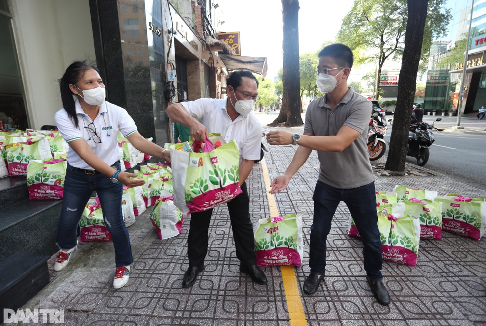 Hơn 10 triệu người ở các tỉnh phía Nam đã nhận hỗ trợ từ Nghị quyết 68 - 4 Hơn 10 triệu người ở các tỉnh phía Nam đã nhận hỗ trợ từ Nghị quyết 68 - 4