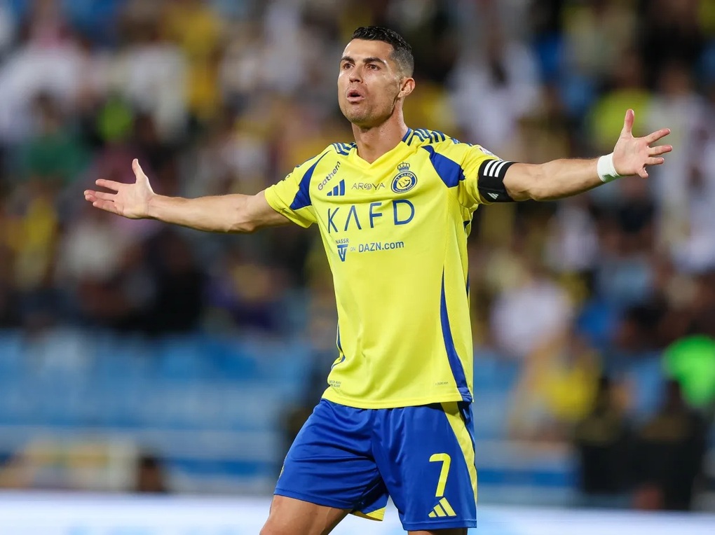 Ronaldo trải qua mùa giải trắng tay danh hiệu, CĐV nói điều cay đắng - 1 Ronaldo trải qua mùa giải trắng tay danh hiệu, CĐV nói điều cay đắng - 1