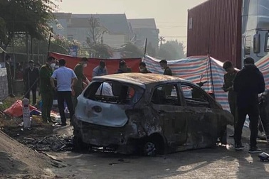 Phát hiện thi thể người trong chiếc ô tô con bị cháy