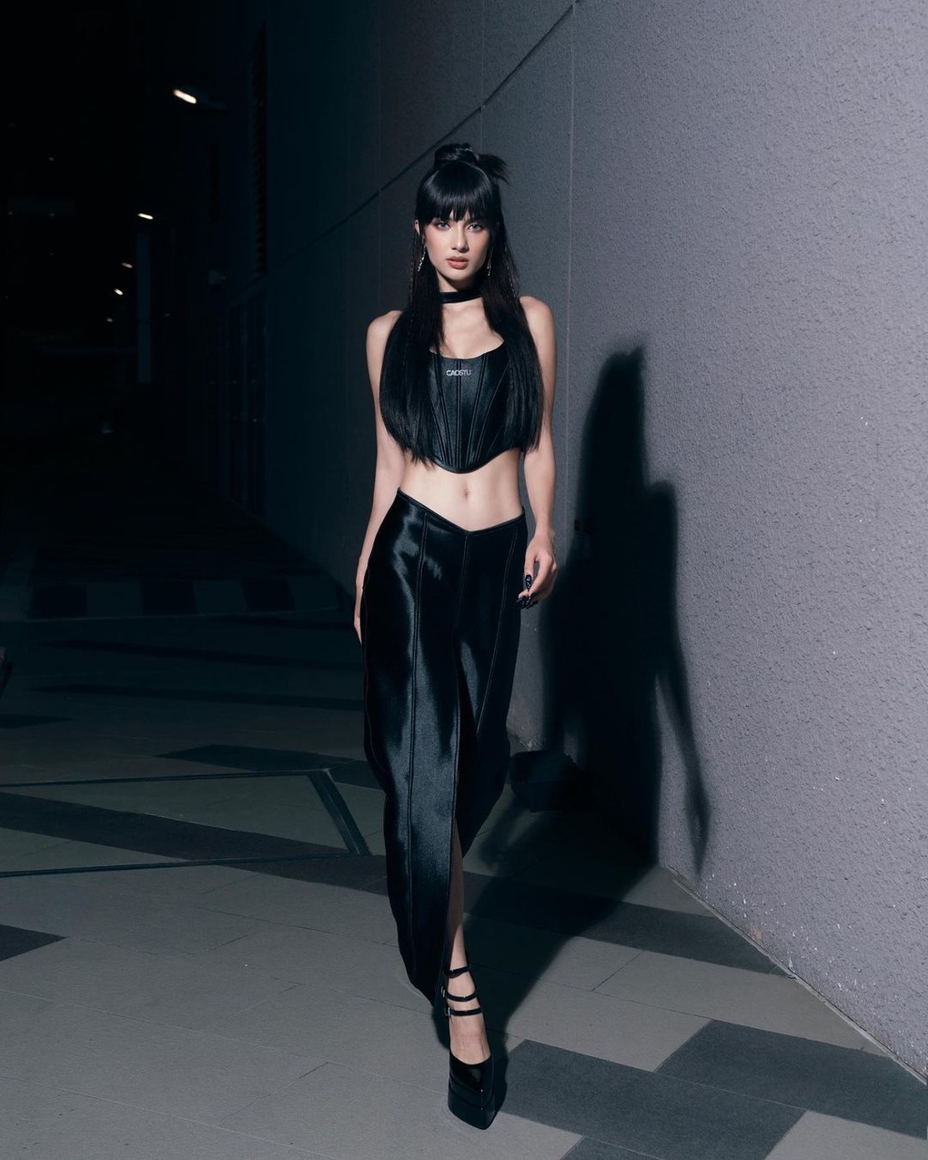 Phong cách nóng bỏng của hai hot girl lai Tây đang gây chú ý trên mạng - 6 Phong cách nóng bỏng của hai hot girl lai Tây đang gây chú ý trên mạng - 6