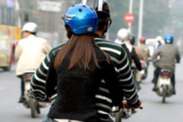 Tình yêu thời mũ bảo hiểm 