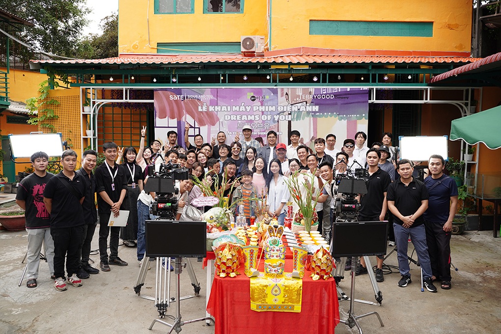 Mỹ nhân Em và Trịnh gây sốt khi đóng phim Hàn quay tại Việt Nam - 2 Mỹ nhân Em và Trịnh gây sốt khi đóng phim Hàn quay tại Việt Nam - 2