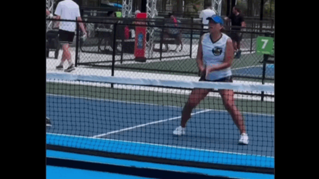 Vận động viên mang bầu truyền cảm hứng tại giải đấu pickleball ở Mỹ - 1 Vận động viên mang bầu truyền cảm hứng tại giải đấu pickleball ở Mỹ - 1