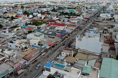 Chủ tịch TP.HCM lo nhà đất bị thổi giá sau tin "nâng cấp" 5 huyện lên quận