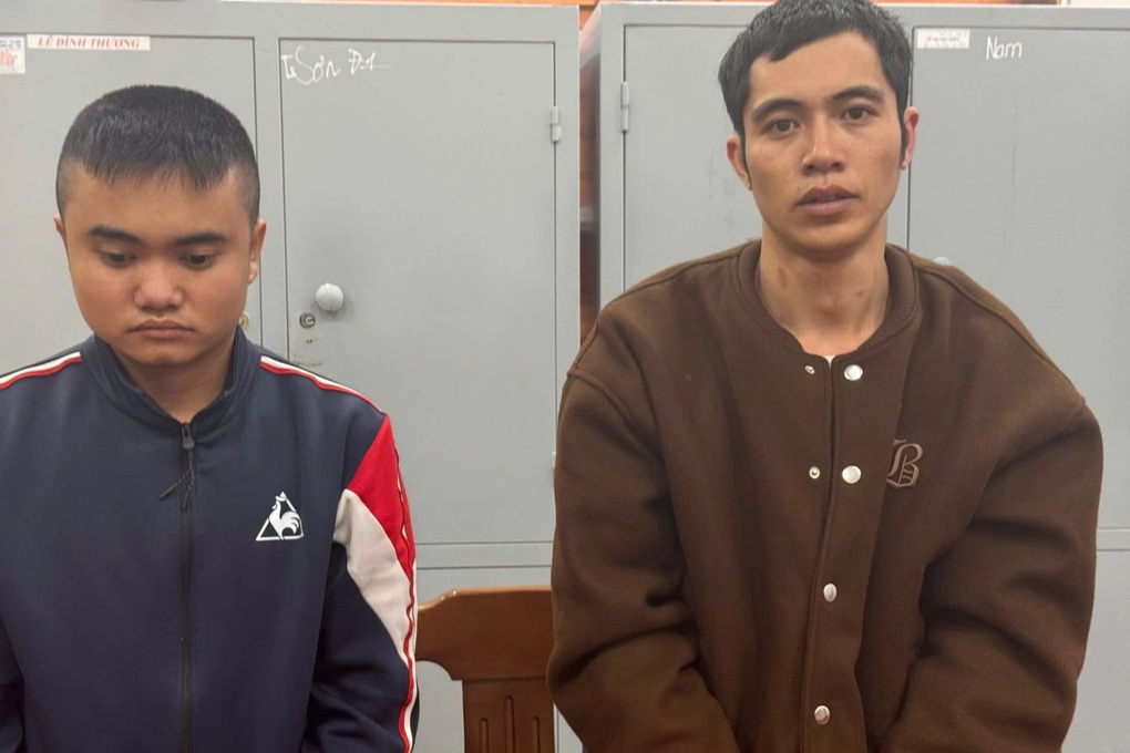 Bắt 2 đối tượng giả vờ giúp đẩy xe để cướp tài sản - 1 Bắt 2 đối tượng giả vờ giúp đẩy xe để cướp tài sản - 1