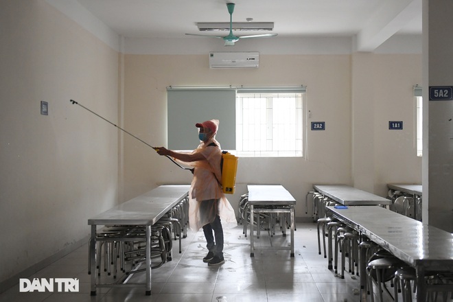 Các trường ở Hà Nội dọn dẹp vệ sinh, sẵn sàng đón học sinh đi học trở lại - 5 Các trường ở Hà Nội dọn dẹp vệ sinh, sẵn sàng đón học sinh đi học trở lại - 5