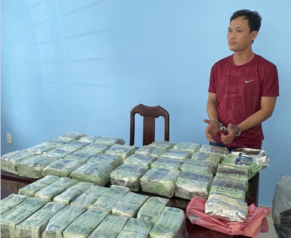 Triệt phá đường dây ma túy khủng luôn thủ súng để chống trả - 1 Triệt phá đường dây ma túy khủng luôn thủ súng để chống trả - 1