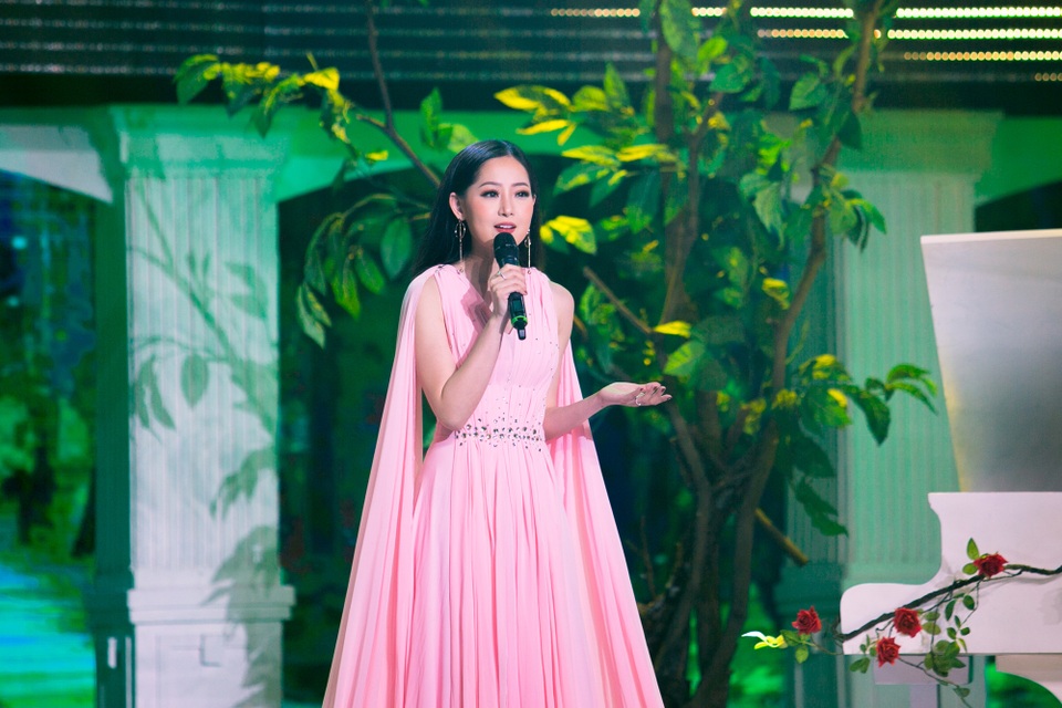 Chuyện cô gái sống khép kín trở thành người dẫn chương trình ăn khách - 2 Chuyện cô gái sống khép kín trở thành người dẫn chương trình ăn khách - 2