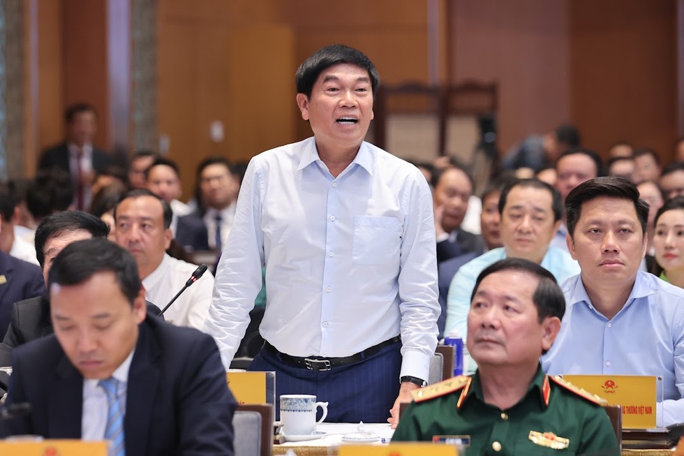 Gặp Thủ tướng, lãnh đạo Vinamilk, Hòa Phát, FPT... nêu kiến nghị gì? - 3 Gặp Thủ tướng, lãnh đạo Vinamilk, Hòa Phát, FPT... nêu kiến nghị gì? - 3