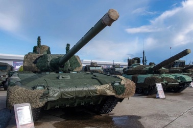 Sờ tận tay nhiều vũ khí "khủng" vừa lộ diện tại ARMY-2024 ở Nga