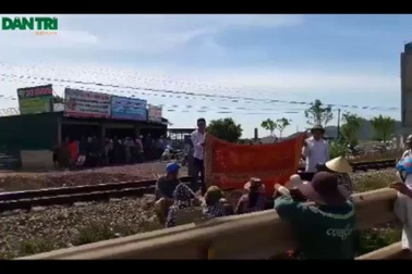 Hai bà cháu gặp tai nạn đường sắt.