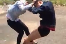 Vụ 2 thiếu nữ đánh lộn đến ngất xỉu: Một em mới đang học lớp 9