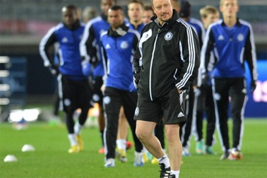 Benitez sẵn sàng giành chiếc cúp đầu tiên cùng Chelsea