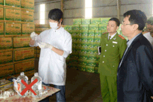 Làm rõ “đường đi” của loại rượu nếp làm chết 6 người