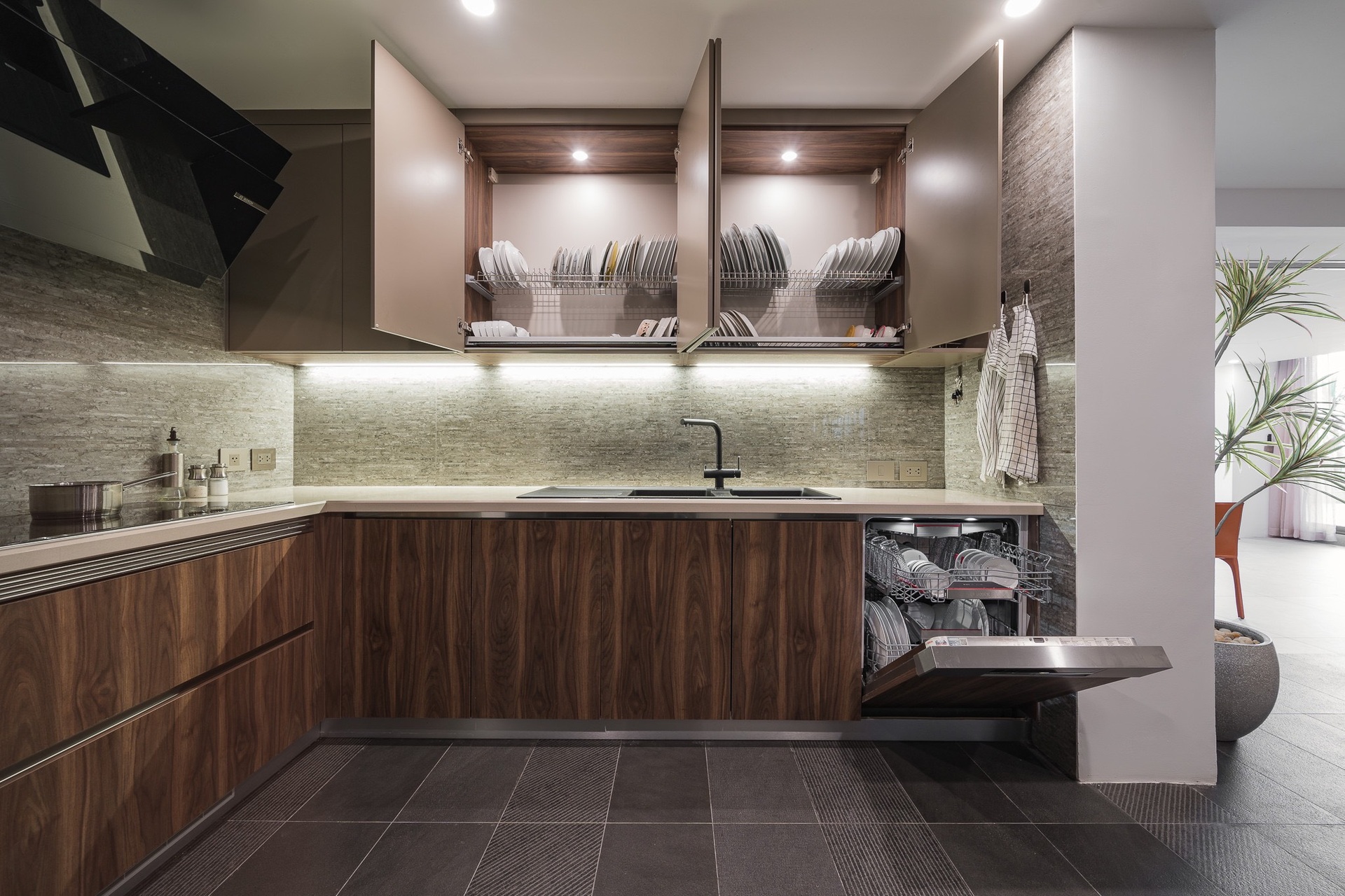 Nội thất căn hộ Duplex rộng 360m2 có sân vườn siêu đỉnh ở Hà Nội - 13 Nội thất căn hộ Duplex rộng 360m2 có sân vườn siêu đỉnh ở Hà Nội - 13