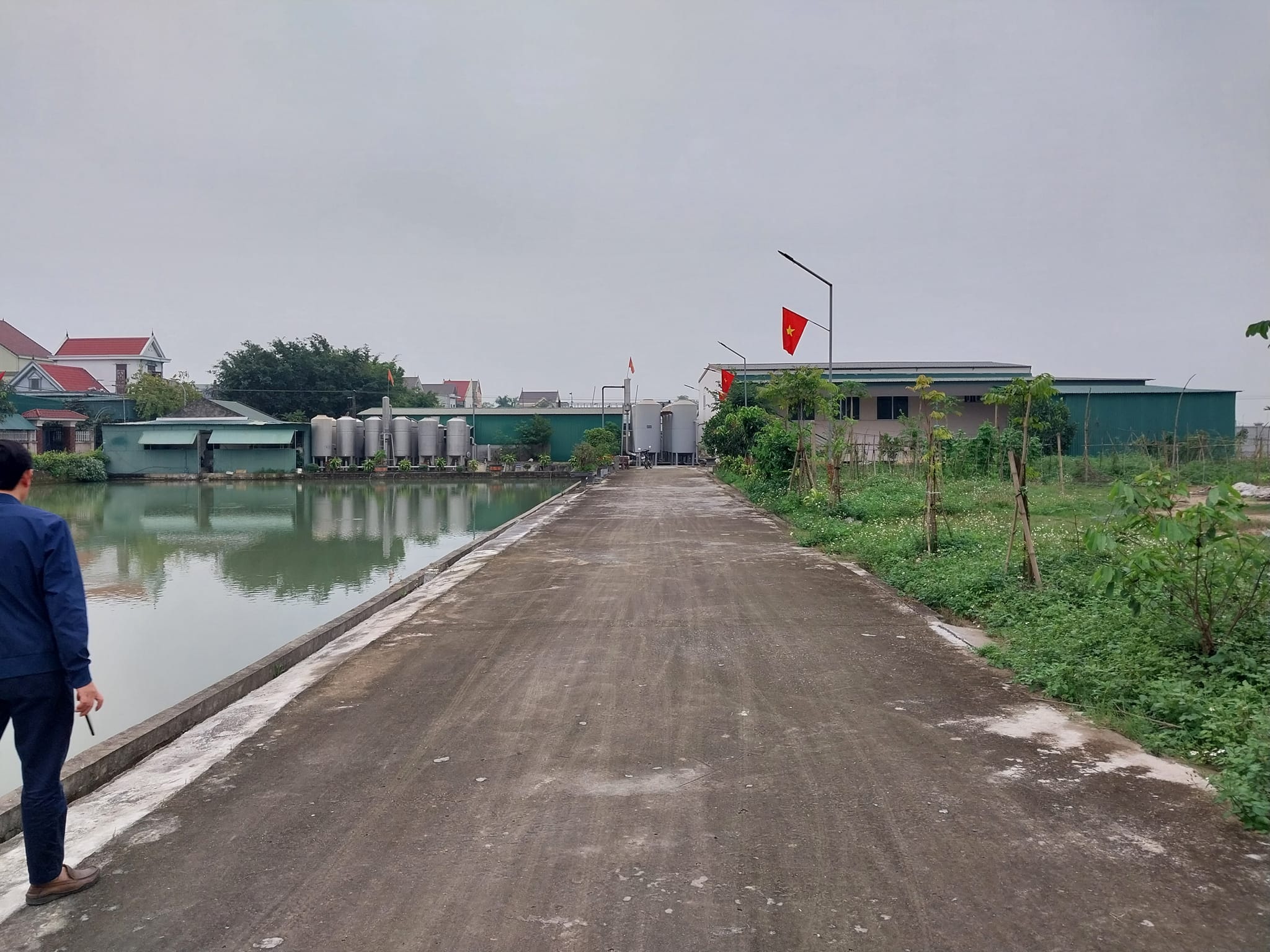 nước.jpg nước.jpg