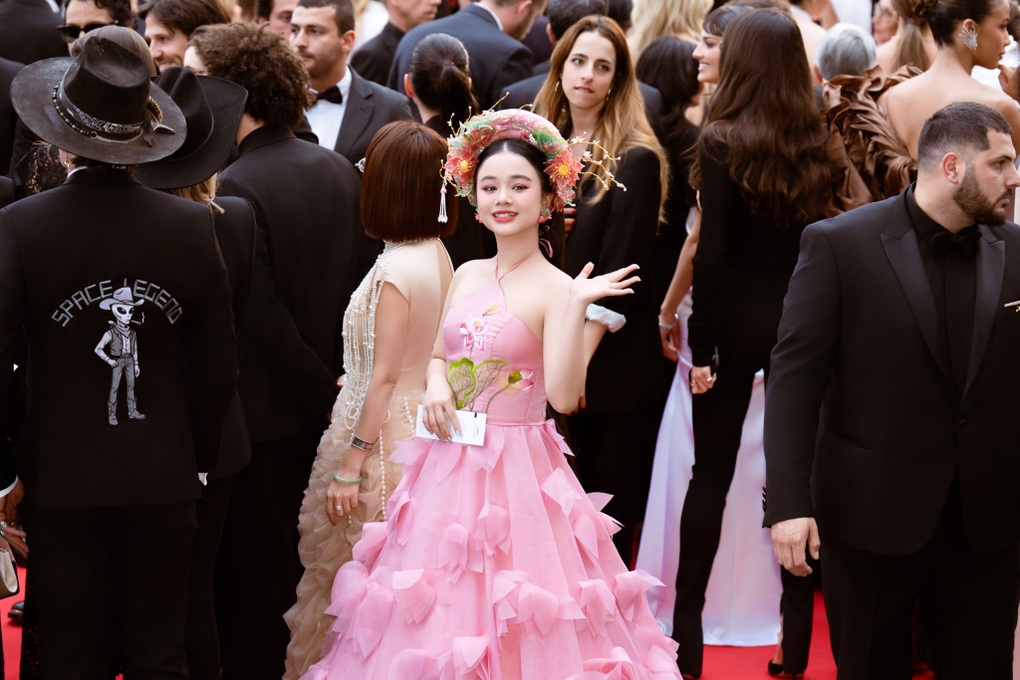 Tiết lộ thú vị về mẫu nhí Việt sải bước tự tin tại Tuần lễ thời trang Milan - 3