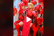 Phản cảm nam Tiktoker mặc áo dài kiểu dị hợm để hút sự chú ý