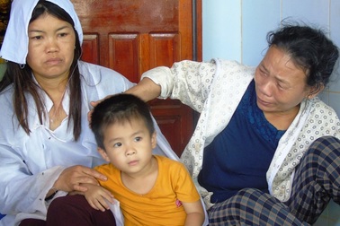 Tiếng khóc xé lòng của thân nhân 3 người bị sét đánh khi đào huyệt