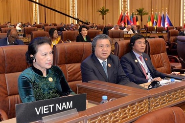 Chủ tịch Quốc hội: Việt Nam luôn đề cao giáo dục là quốc sách hàng đầu