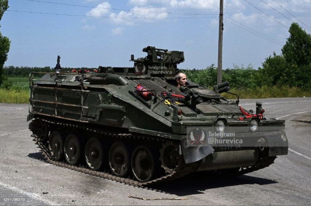 Vũ khí nước ngoài liên tục đổ về, tiếp sức cho đà phản công của Ukraine - 1 Vũ khí nước ngoài liên tục đổ về, tiếp sức cho đà phản công của Ukraine - 1