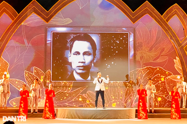 Ấn tượng đêm nghệ thuật "Người mẹ Làng Sen"