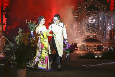 “Cặp đôi hoàn hảo” Hoàng Yến - Hà Duy tái hợp tại Lễ hội Áo dài