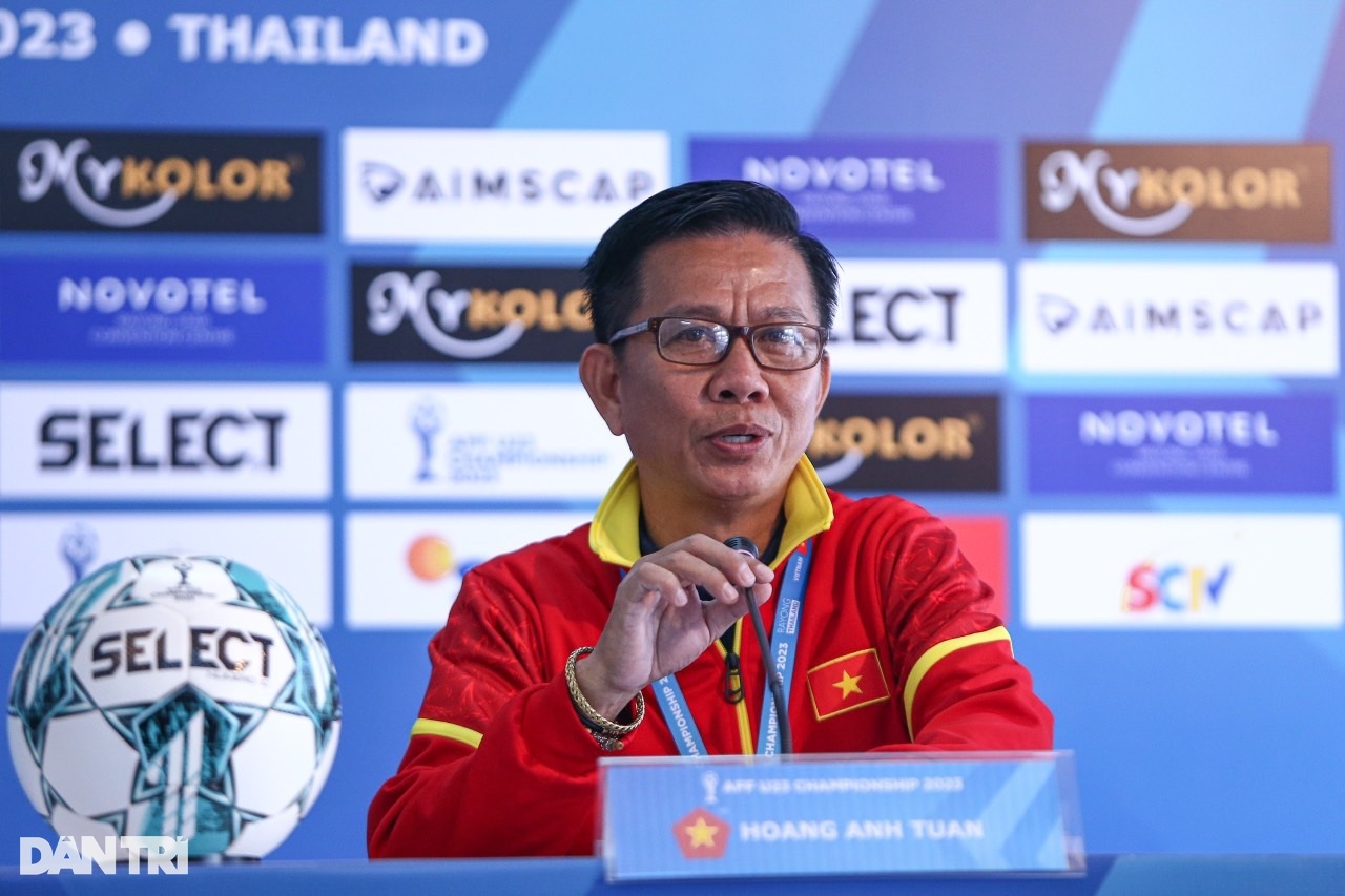 HLV Hoàng Anh Tuấn: “Cầu thủ nhập tịch Malaysia chưa đạt tầm cỡ siêu sao” - 1 HLV Hoàng Anh Tuấn: “Cầu thủ nhập tịch Malaysia chưa đạt tầm cỡ siêu sao” - 1