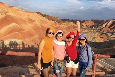 "Phượt" Cam Túc: Thám hiểm canyons, cưỡi lạc đà, camping trên sa mạc…