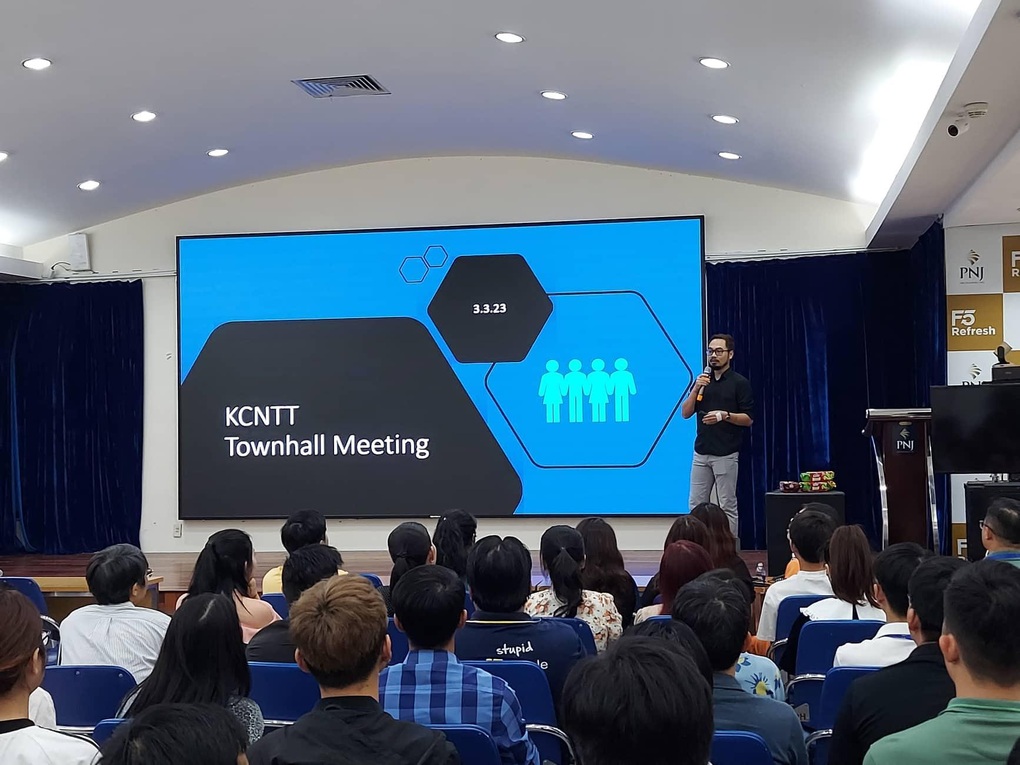 Bài học từ chuyển đổi số hiệu quả của nhà bán lẻ hiện đại PNJ - 1 Bài học từ chuyển đổi số hiệu quả của nhà bán lẻ hiện đại PNJ - 1
