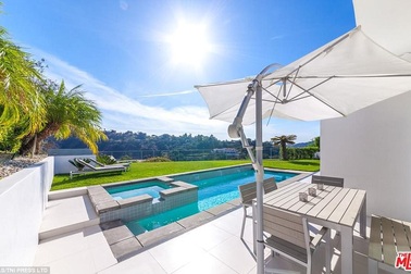 Ngắm nhà sang trọng của siêu mẫu Milla Jovovich