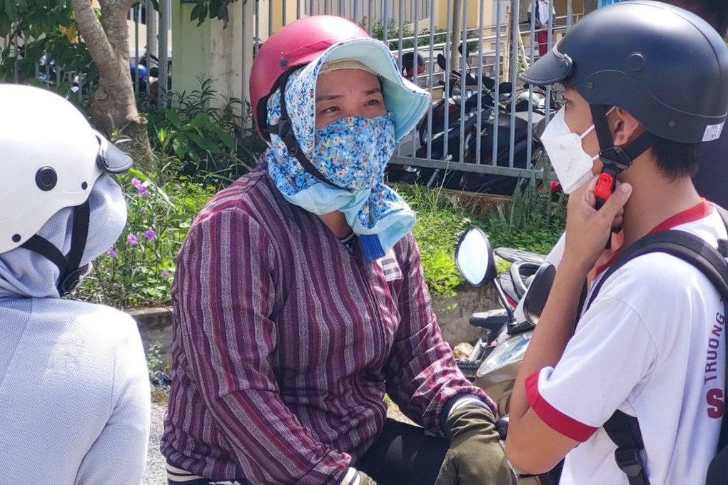 Đề toán thú vị con trúng thủ khoa, cha mẹ thưởng điện thoại - 2 Đề toán thú vị con trúng thủ khoa, cha mẹ thưởng điện thoại - 2